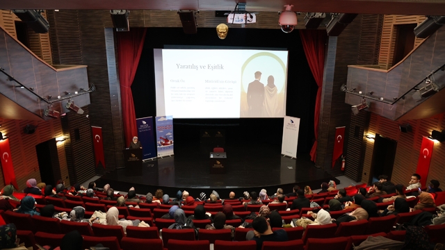 Dünyayı imar görevinde kadın konferansı düzenlendi