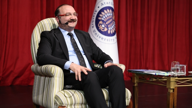 Rektör Hacımüftüoğlu, geleceğin hekimleriyle bir araya geldi