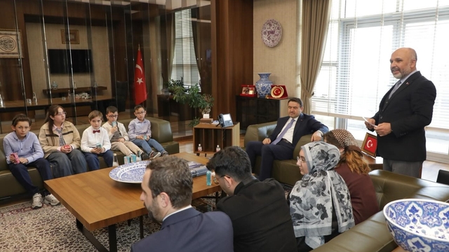 Vali Musa Işın, Kütüphane Haftası'nda okurlarla buluştu