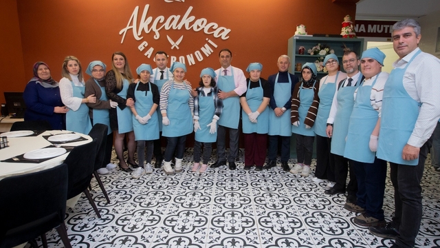 Otizm farkındalığı için anlamlı etkinlik
Aynı hamurdan farklı tatlar