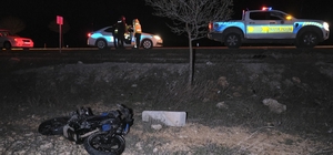 Minibüse arkadan çarpan motosiklet 70 metre sürüklendi: 1 yaralı