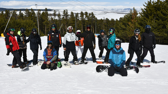 Kars'ta kayak, snowboard, antrenörlük ve kayak öğreticiliği kursu başladı