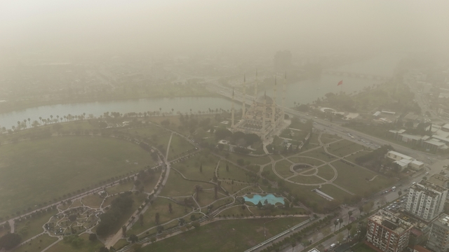 Adana'da toz taşınımı havadan görüntülendi