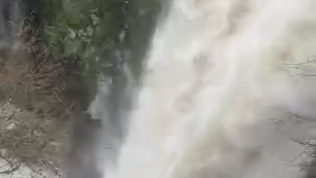 Yoğun yağışlar, Şeyhandede Şelalesinin debisini arttırdı