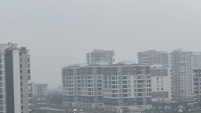 Diyarbakır'da olumsuz hava şartları uçak seferlerini iptal ettirdi