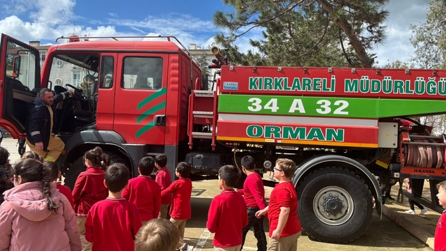 Babaeski'de öğrencilere orman sevgisi ve yangın eğitimi verildi