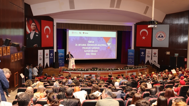 ERÜ'de TÜBİTAK Ortaokul Öğrencileri Araştırma Projeleri Kayseri Bölge Yarışması'nın ödül töreni düzenlendi
