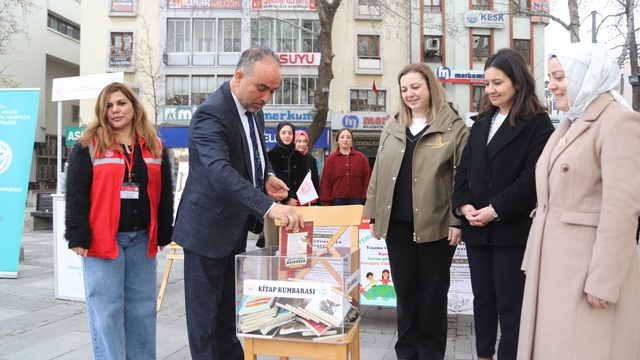 Konya'da "Bir Kitap Bir Umut" projesiyle çocuk evlerine kütüphane kuruluyor