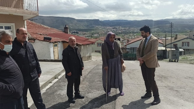 Nallıhan Müftüsü Aydın yaşlı ve hastaları ziyaret etti