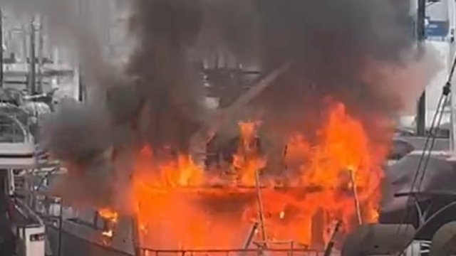 Bodrum'da Sadri Şener'in motoryatında yangın çıktı