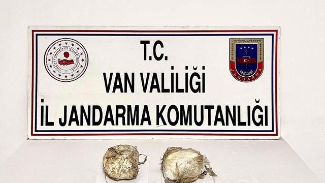 Özalp'te 4 kilo 270 gram afyon sakızı ele geçirildi