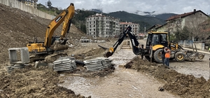 Karabük'te sağanak yağış sonrası dereler taştı