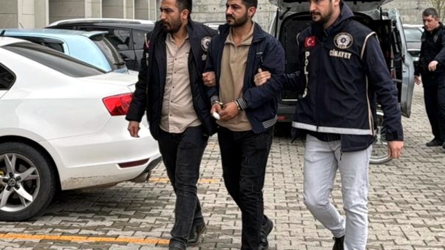 Kırıkkale'de kız kardeşlerini ve erkek arkadaşını hastanede bıçakla yaralayan 3 kardeş adliyede