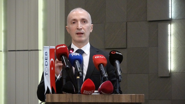 Trabzon Cumhuriyet Başsavcısı Sedat Çelik: "Suç türleri dijitalleşmeyle karmaşıklaşıyor"
Bilişim Suçları Soruşturma Bürosu Cumhuriyet Savcıları Trabzon'da bir araya geldi
Toplantıda, bilişim suçlarıyla mücadeleye yönelik iş birliği ve çözüm önerileri ele alındı