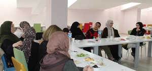 Bayburt'ta annelere otizmli çocukların ergenlik süreci anlatıldı