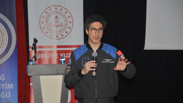 Astronot Tuva Cihangir Atasever, Tekirdağ'da öğrencilerle buluştu