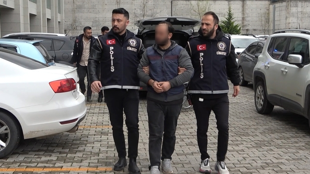 Ablaları ve erkek arkadaşını hastanede bıçaklayan 3 kardeş adliyeye sevk edildi