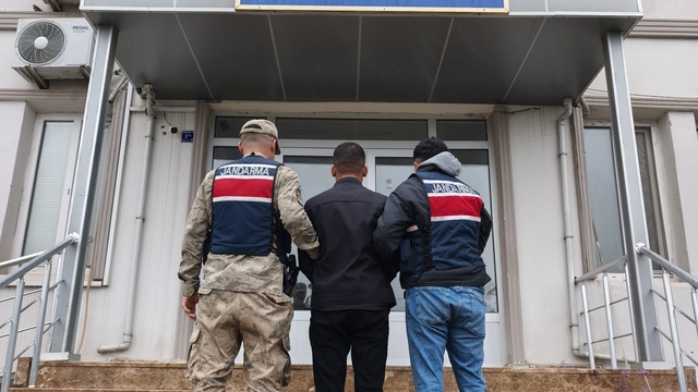 Dolandırıcılık suçundan aranan şahıs yakalandı