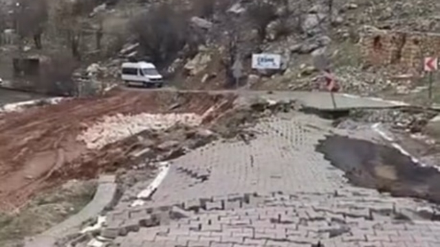 Nemrut Dağı yoluna heyelan