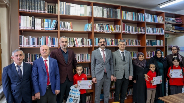 Kastamonu'da en çok kitap okuyan öğrenciler ödüllendirildi