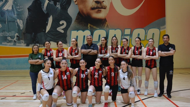 Turgutlu Belediyesi U17 Voleybol Takımı Manisa 2'ncisi