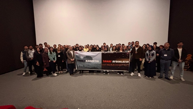 Üniversite öğrencilerinden barış temalı sosyal sorumluluk projesi