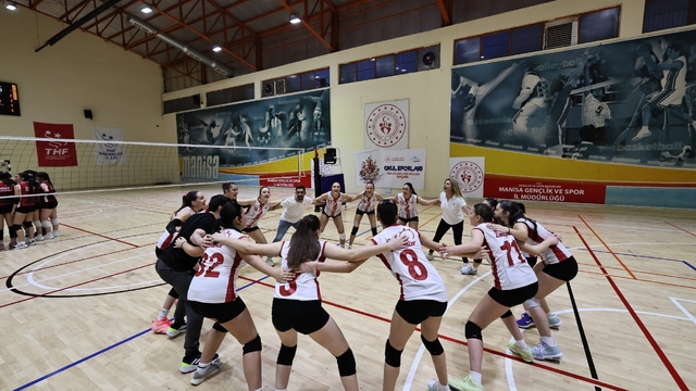 Manisa'da Yıldız Kızlar Voleybol İl Şampiyonu Değerli Zamanlar Spor Kulübü oldu