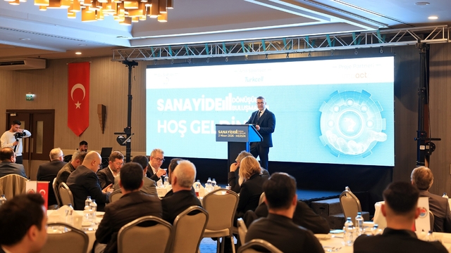 Mersin'de 'Sanayide Dönüşüm Buluşmaları' düzenlendi
MTSO Başkanı Çakır: "Reel sektör desteklenmeli, dönüşüm hızlanmalı"
