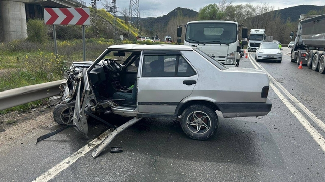 Bilecik'te zincirleme trafik kazası; 4 yaralı