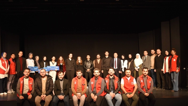 Erzurum'da genç şairler yarıştı