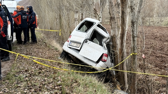 Kanser hastası babasını hastaneye götürürken kaza yaptı: 3 ölü