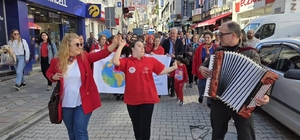 Artvin'de Otizm Farkındalık Yürüyüşü düzenlendi