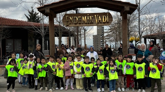 Pursaklar'da öğrenciler "Endemik Vadi"yi gezdi