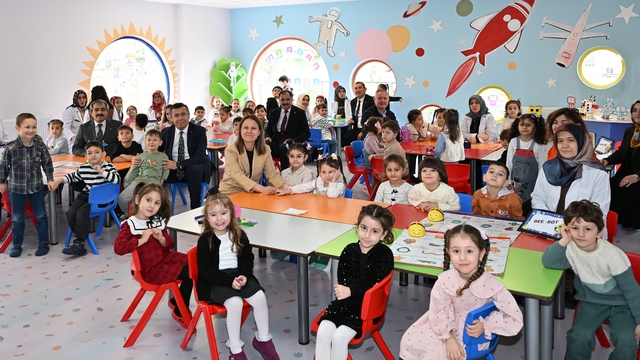 Manisa'da 4-6 yaş Kur'an kursundaki miniklerden robotik kodlama şenliği