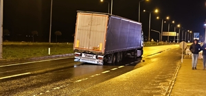 İpsala'da tır, otomobil ve kamyonet ile çarpıştı: 1 yaralı