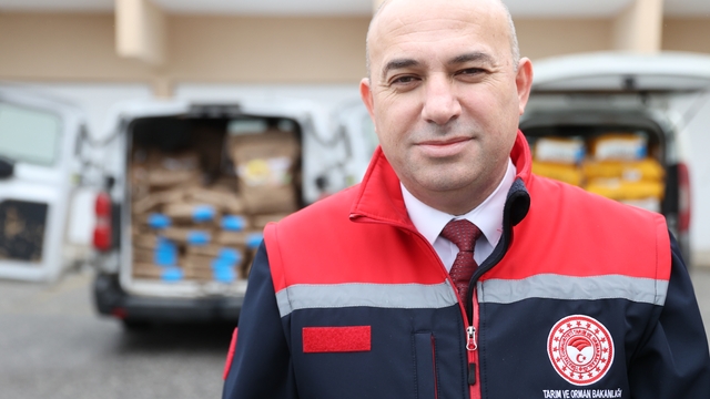 Kırklareli'nde çiftçilere yerli hibrit ayçiçeği tohumu dağıtıldı