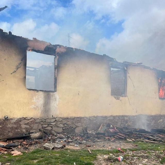 Evinde çıkan yangında öldü