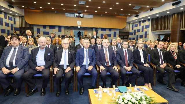 Kamu ve işveren istişare için İzmir Ticaret Odası'nda buluştu