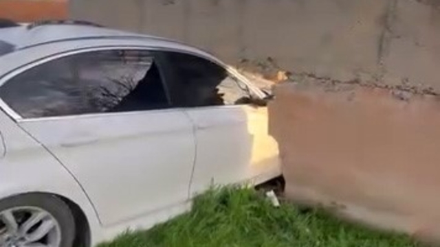 Batman'da otomobil ihata duvarına çarptı: 1 yaralı