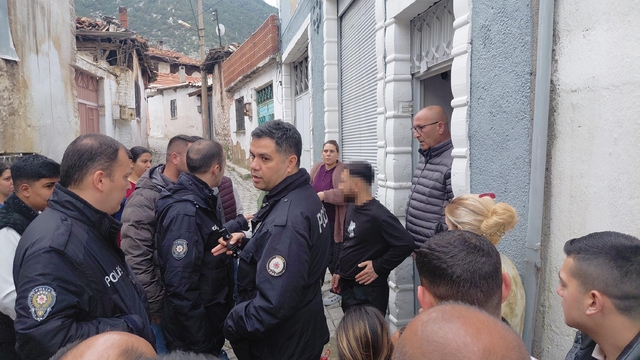 Eski eşinin birlikte yaşadığı ileri sürülen kişi tarafından bıçaklandı