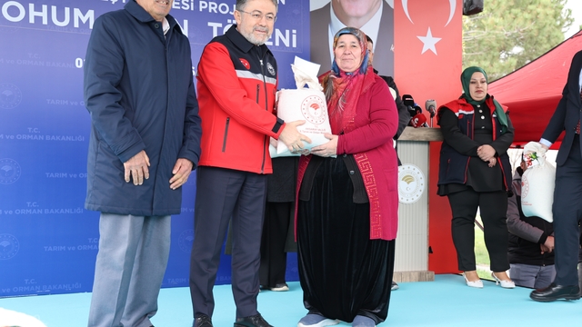 Tarım ve Orman Bakanı Yumaklı: "117 ülkeye memleketin tohumlar ihraç edildi, İsrail'den tohum ithalatı söz konusu değildir"