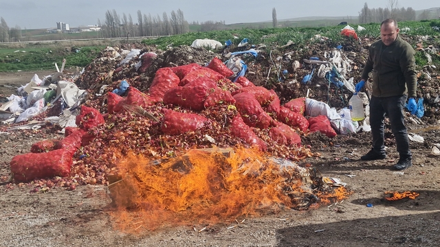 Alaca'da kaçak sigara ve alkol yakılarak imha edildi