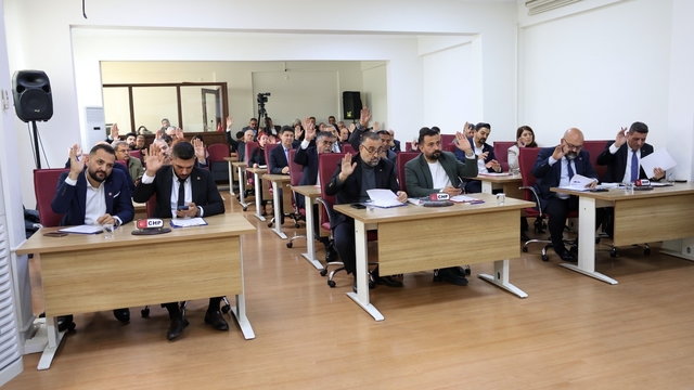 Efeler Belediyesi'nin 2025 yılı faaliyet raporu oy birliği ile onaylandı
Başkan Yetişkin: "Tarihe geçmiş olabileceğimizi düşünüyorum"