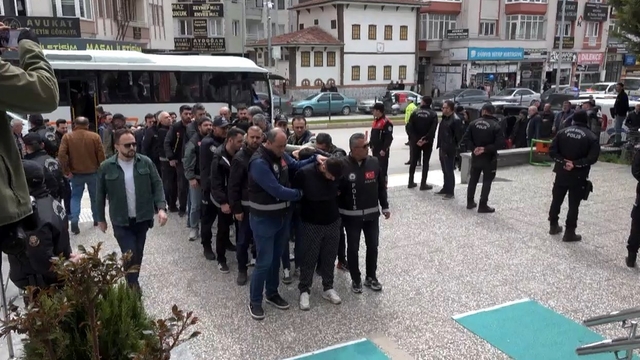 Çorumda 'sazan sarmalı' operasyonu: 21 tutuklama