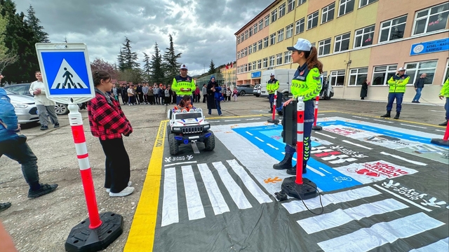 Tokat'ta öğrencilere uygulamalı trafik eğitimi verildi