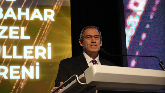 ATSO'nun 144. yılında ekonomi ve Antalya uyarısı: "Deniz trafiğimizi arttırarak, karayolu sıkışıklığımızı bir şekilde azaltalım"
ATSO Başkanı Hacısüleyman:
"Turizmin yüzde 63'ü Antalya'da gerçekleşiyor, Mart ayında başlayan huzursuzluk rezervasyon akışlarını yavaşlattı"