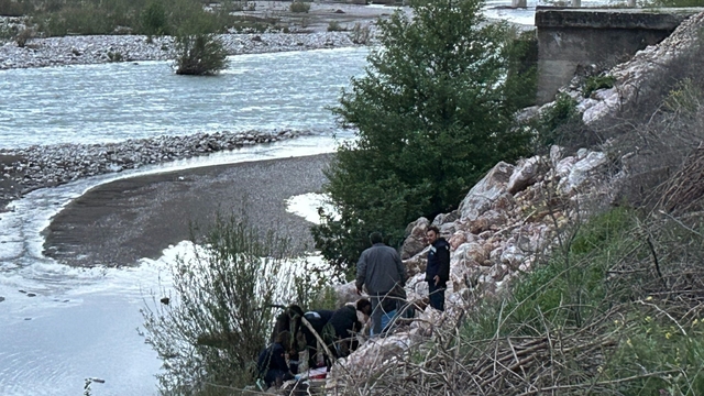 Manzara keyfi hastanede son buldu
Duvarda otururken dengesini kaybeden adam 15 metre yükseklikten yuvarlandı, ekiplerin çalışmasıyla kurtarıldı