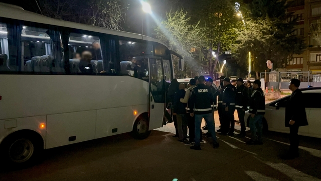 Tokat'ta ehliyet sınavında yapay zekalı "joker aday" operasyonu: 14 tutuklama