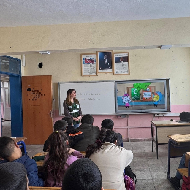 Kars Çerme Ortaokulu öğrencilerine bağımlılıkla mücadele eğitimi verildi