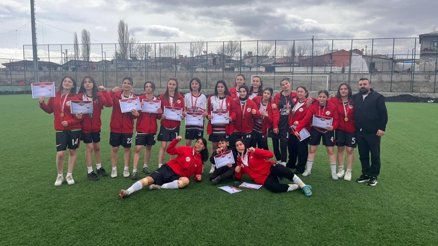 Ağrı Spor Lisesi Kız Futbol Takımı Türkiye finallerine yükseldi